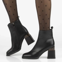 Leather ankle boots Filippo DBT7353/25 BK black