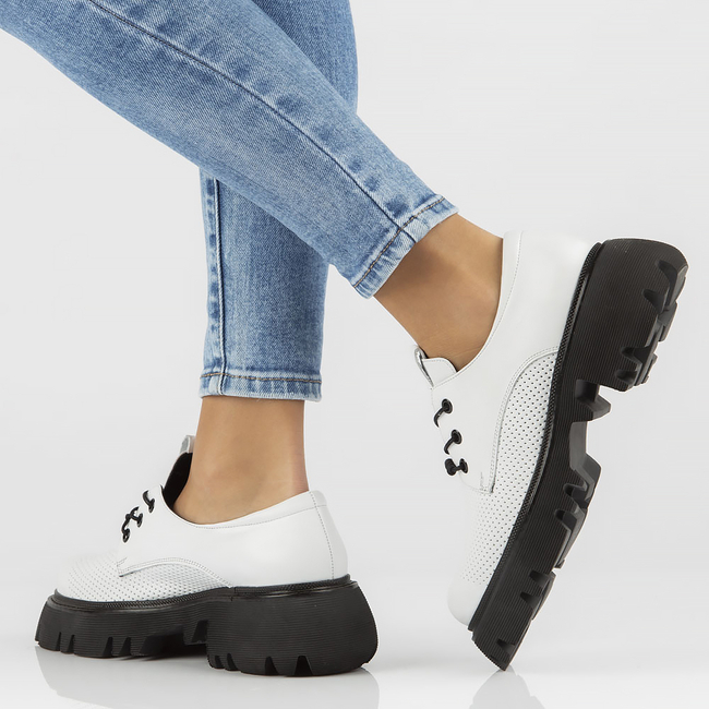 Skórzane półbuty Filippo DP3909/22 WH białe