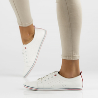 Skórzane półbuty Filippo DP073/22 WH białe