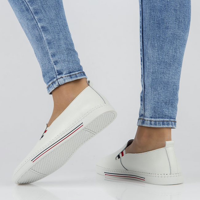 Leather shoes FILIPPO DP066/22 WH white