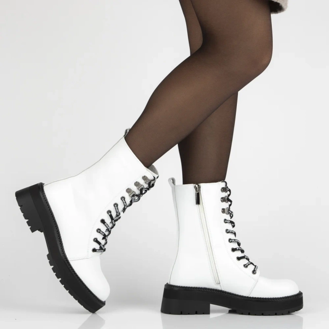 Leather ankle boots Filippo DBT7256/25 WH white