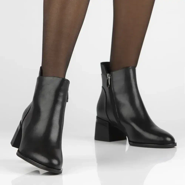 Leather ankle boots Filippo DBT6589/24 BK black