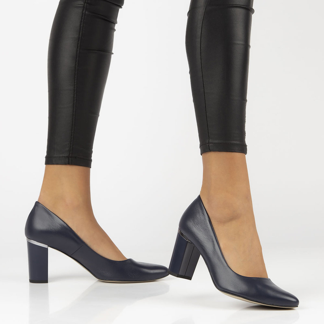 Leather pumps Filippo 2063 Navy