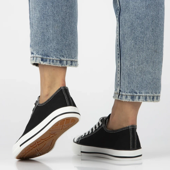 Trampki News 8SP30-4723 czarne