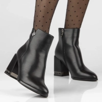 Leather ankle boots Filippo DBT6001/23 BK black