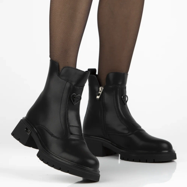 Leather ankle boots Filippo DBT7148/25 BK black