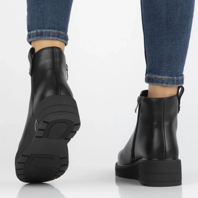 Leather ankle boots Filippo DBT6332/24 BK black