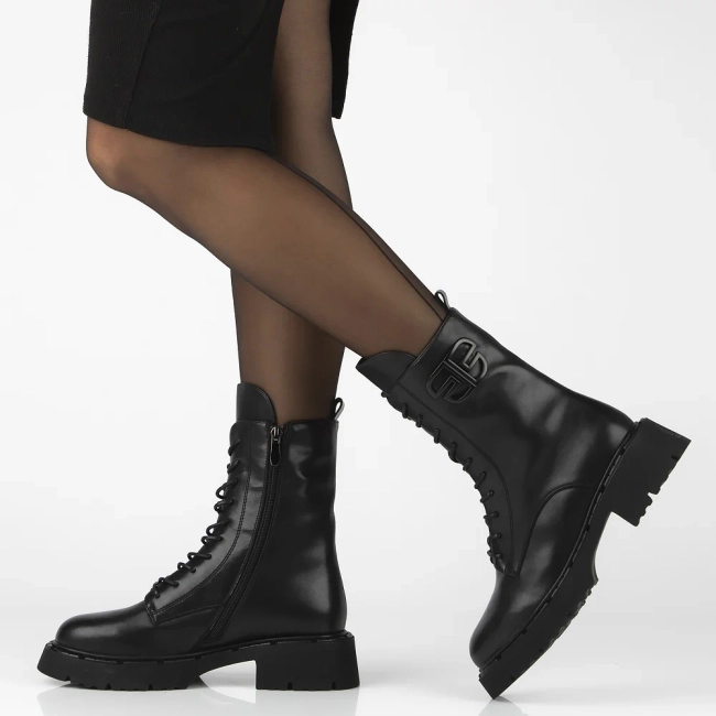 Leather ankle boots Filippo DBT6583/25 BK black