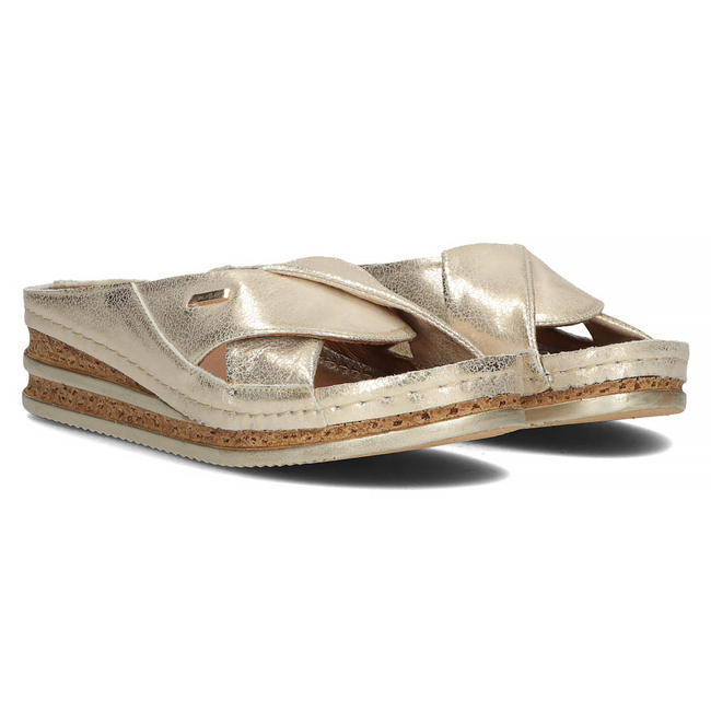 Leather flip-flops Filippo 50095 gold