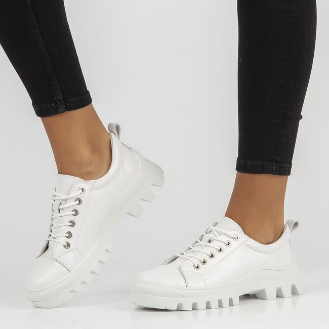 Leather sneakers FILIPPO DP3522/22 WH białe