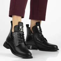 Leather ankle boots Filippo DBT7246/25 BK black