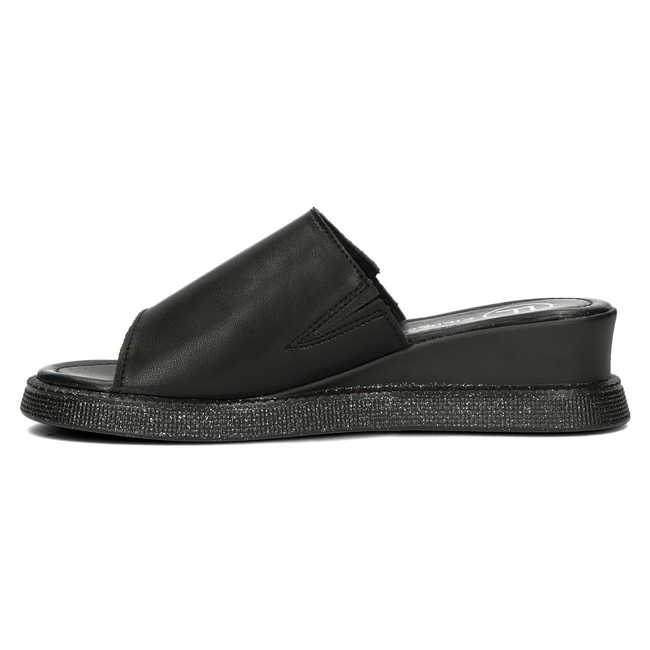 Leather flip-flops Filippo DK4402/23 BK black