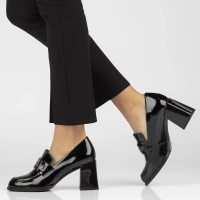 Skórzane półbuty na obcasie Filippo DP4901/24 BK czarne