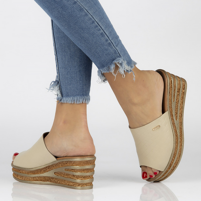 Leather flip-flops Filippo 40160 beige