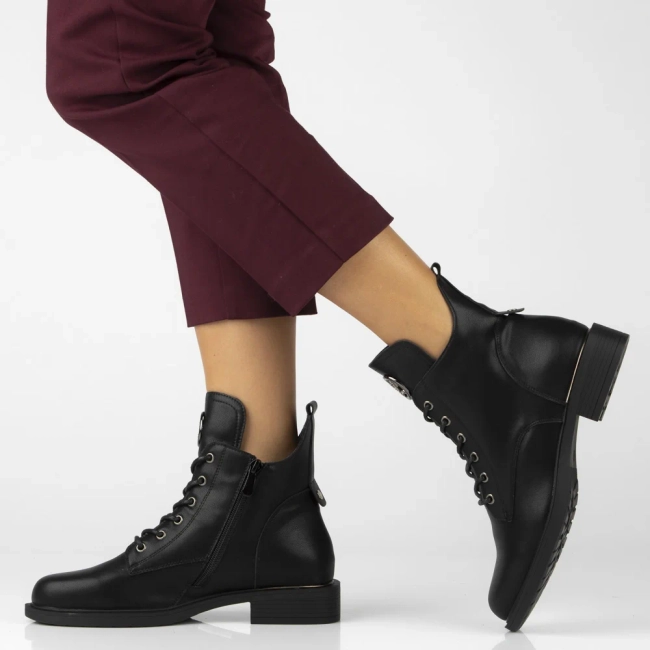 Leather ankle boots Filippo DBT7436/25 BK black