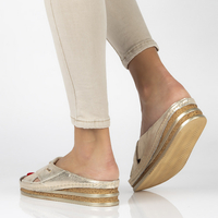 Leather flip-flops Filippo 50095 gold