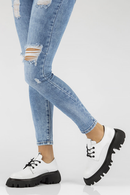 Skórzane półbuty Filippo DP3909/22 WH białe