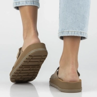 Leather flip-flops Maciejka P7537-04/00-5 beige