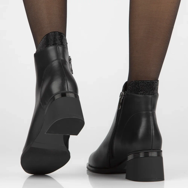 Leather ankle boots Filippo DBT6589/24 BK black