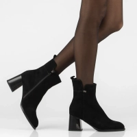 Leather heeled ankle boots Filippo DBT8191/26 BK black