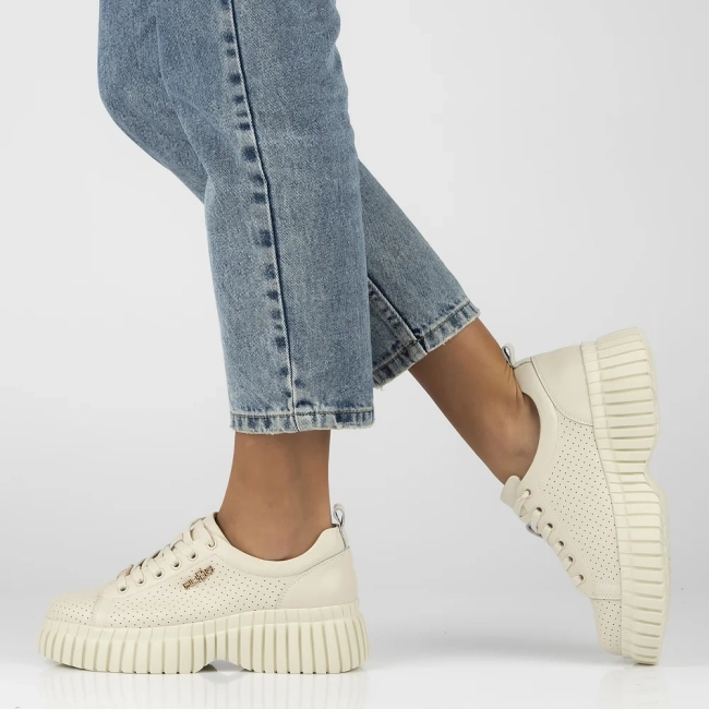 Leather sneakers Filippo DP6779/25 BE beige