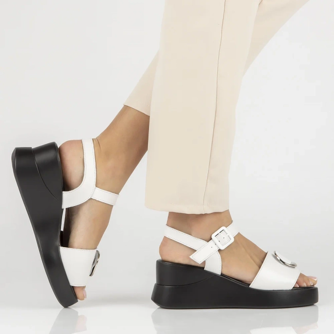 Leather sandals Filippo DS4411/24 WH white