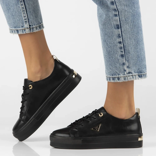 Skórzane półbuty na platformie Filippo DP3533/24 BK czarne