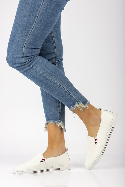 Leather shoes FILIPPO DP066/21 WH white