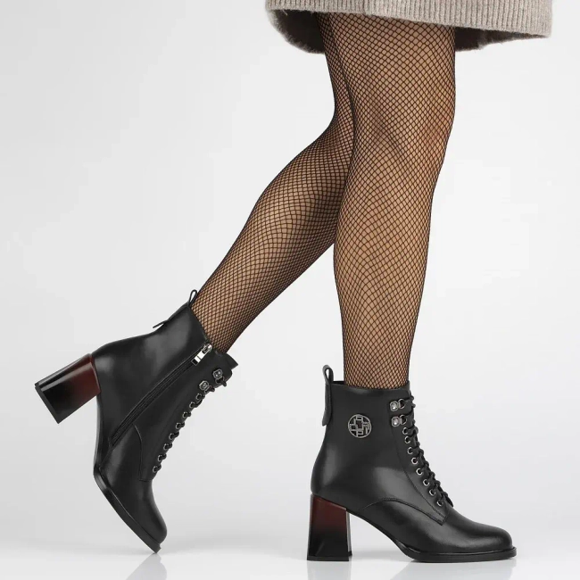 Leather ankle boots Filippo DBT6316/24 BK black