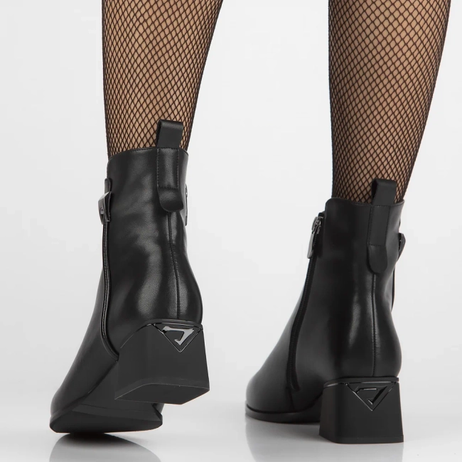 Leather ankle boots Filippo DBT6594/24 BK black