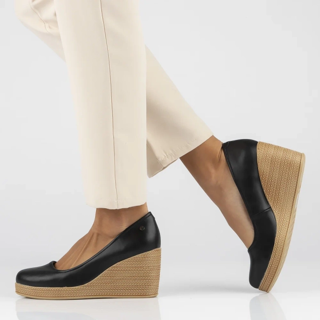 Skórzane półbuty na koturnie Filippo DP3521/24 BK czarne