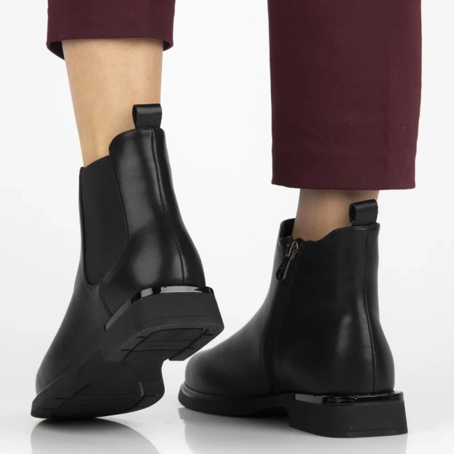 Leather ankle boots Filippo DBT7197/25 BK black