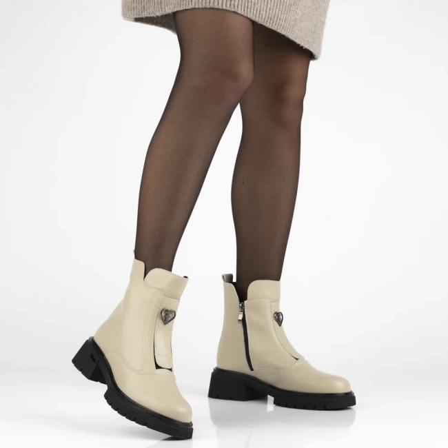 Leather ankle boots Filippo DBT7148/25 BE beige