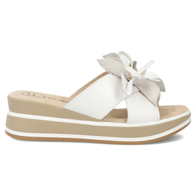 Skórzane klapki Filippo DK7636/26 WH białe