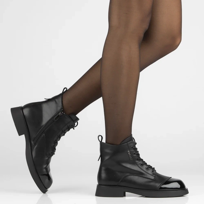 Leather ankle boots Filippo DBT6596/24 BK black