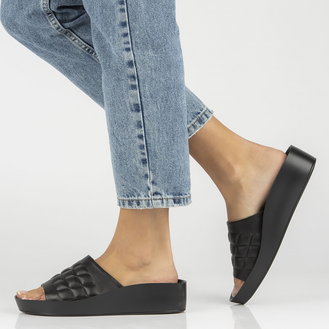 Leather flip-flops Filippo DK4464/23 BK black