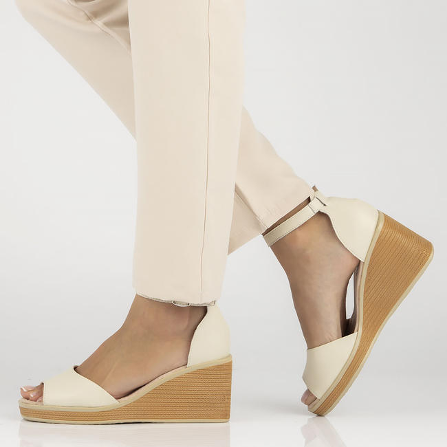 Leather sandals Filippo DS4507/23 BE beige