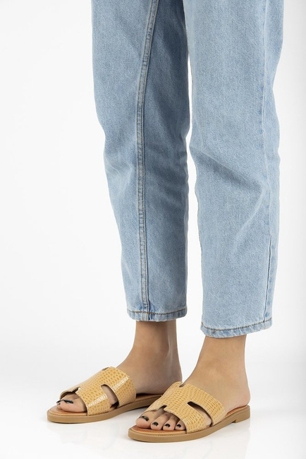 Klapki Filippo DK2100/21 BE beżowe