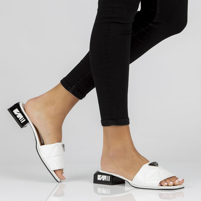 Leather flip-flops Filippo DK3905/22 WH white