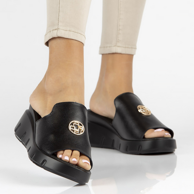 Leather flip-flops Filippo DK3596/22 BK black