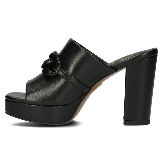 Skórzane klapki Filippo DK4432/23 BK czarne