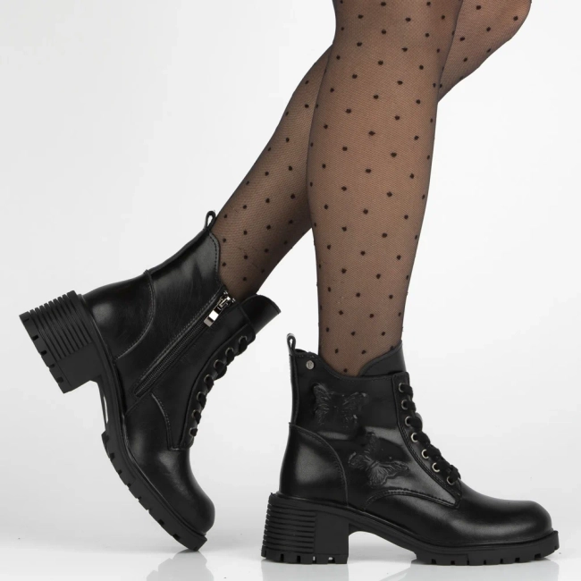 Leather ankle boots Filippo DBT7133/25 BK black