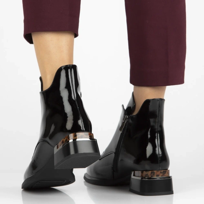 Leather ankle boots Filippo DBT7387/25 BK black