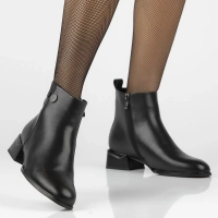 Leather ankle boots Filippo DBT6412/24 BK black