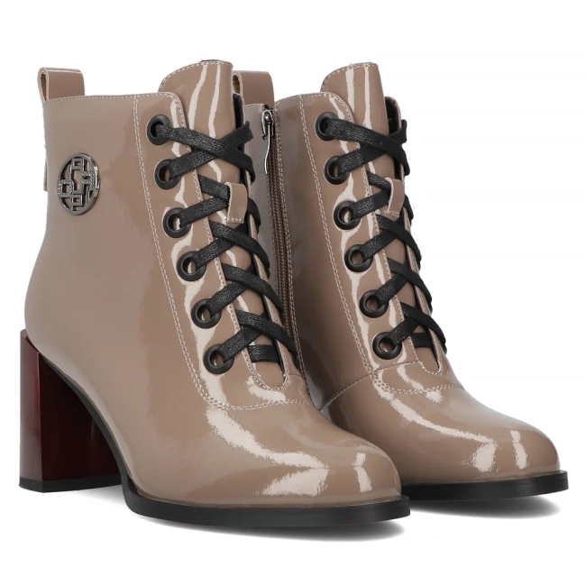 Skórzane botki na słupku Filippo DBT6314/24 TP taupe