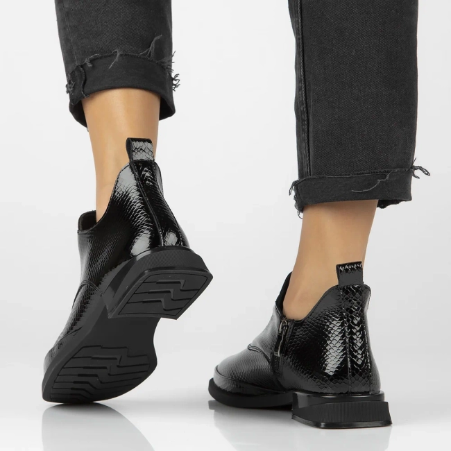 Leather ankle boots Filippo DBT6425/25 BK black