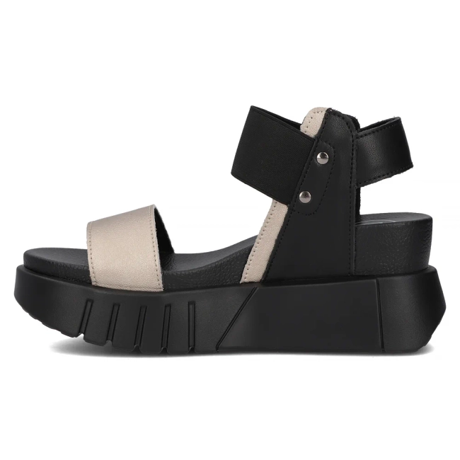 Skórzane sandały na platformie Filippo DS6156/24 GO złote