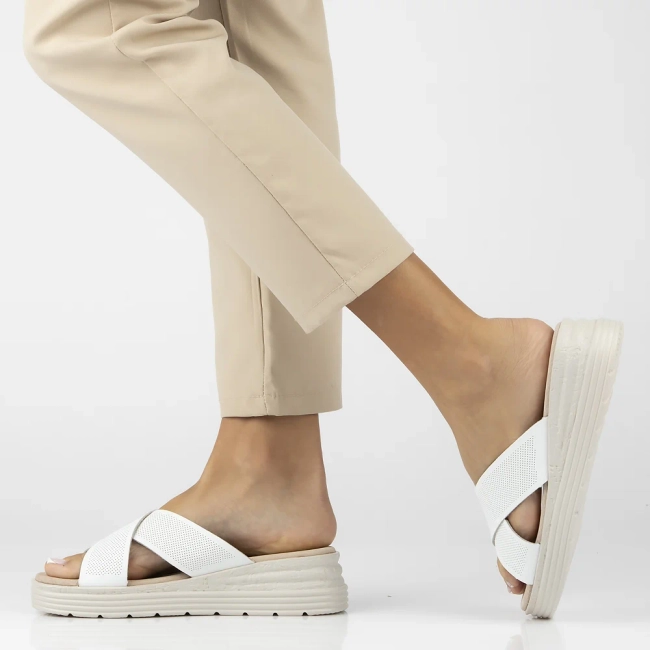 Leather flip-flops Filippo DK6707/25 WH white