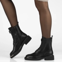 Leather ankle boots Filippo DBT7231/25 BK black