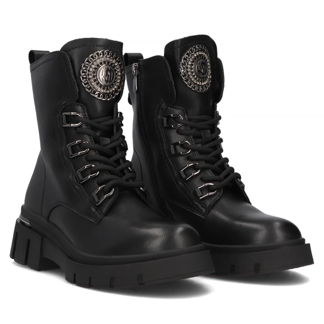 Leather ankle boots Filippo DBT6521/24 BK black